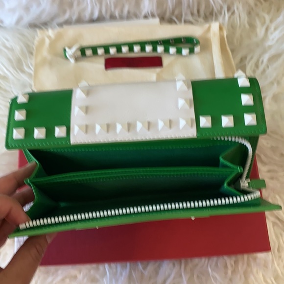 Valentino Garavani rock studs wristlet - Picture 8 of 17